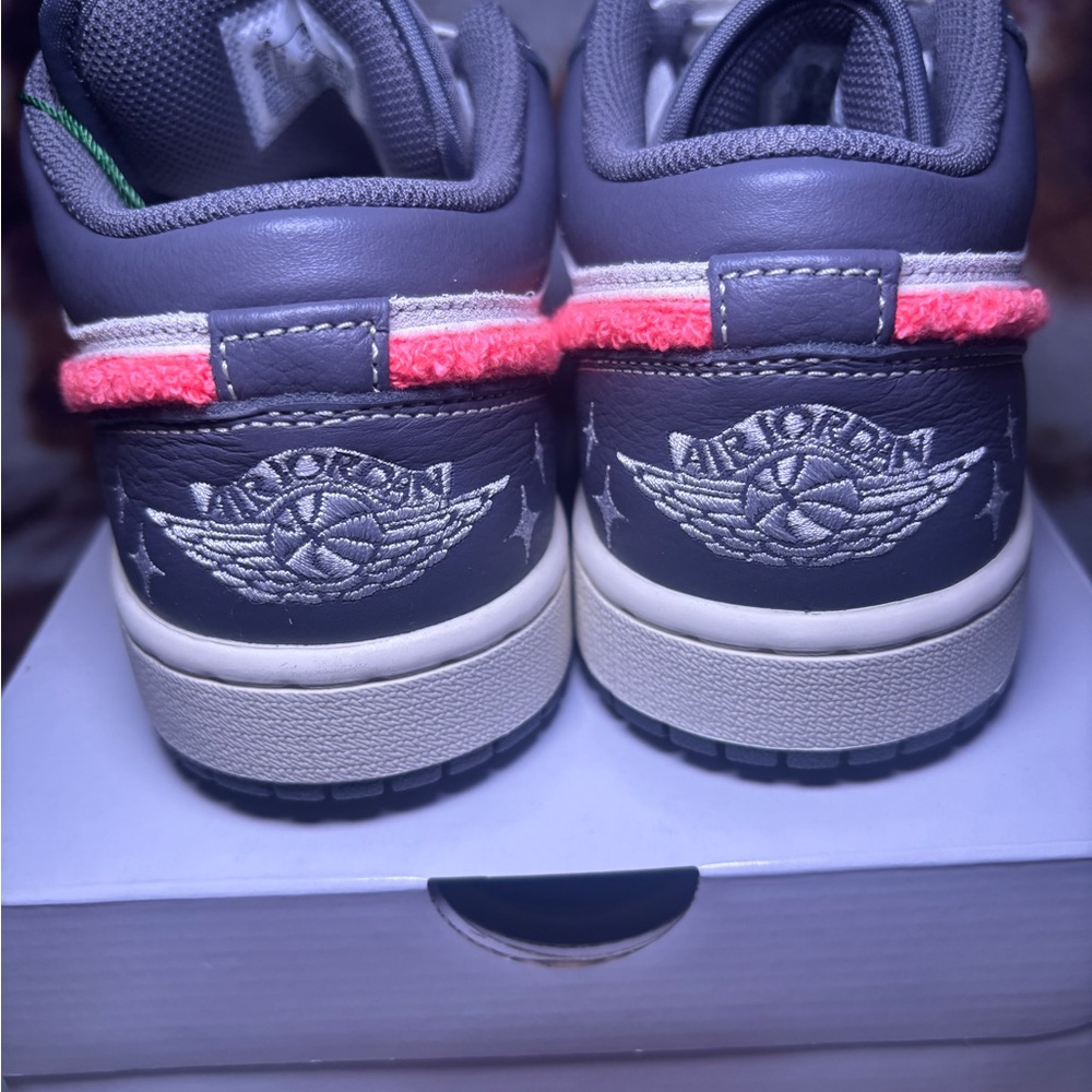 NWT WMNS Jordan 1 Low - Picture 9 of 9